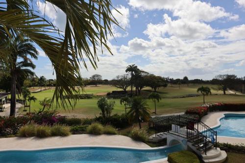 Golf course [on-site], Condo Del Triple Vista in Oistins