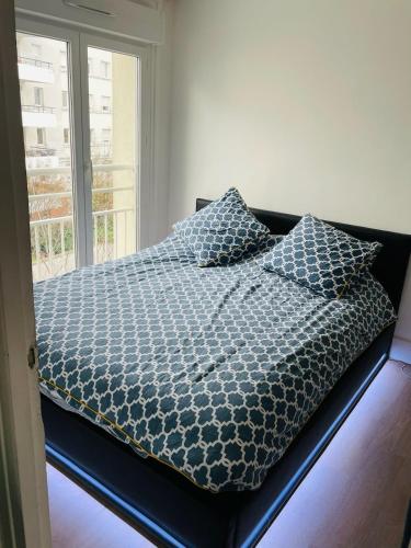 Appartement spacieux avec vue sur la Tour Eiffel in Безон