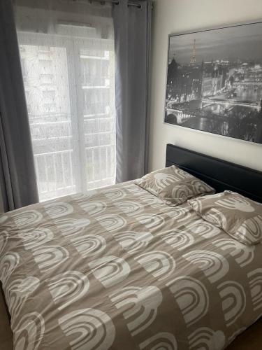 Appartement spacieux avec vue sur la Tour Eiffel in Безон