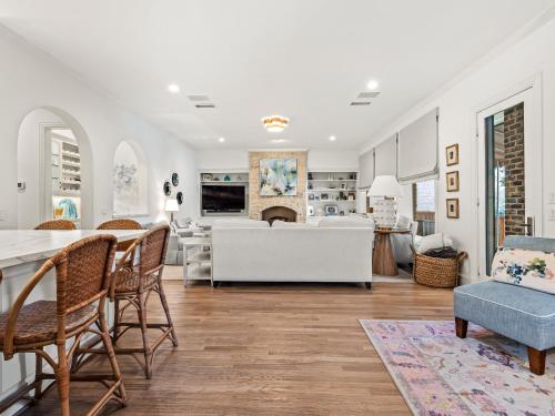 Stunning Spacious Family Home in University Park in University Park