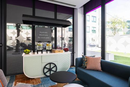Lobby, Spark by Hilton Madrid Alcala in San Blas