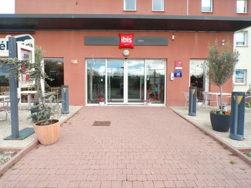 外部景觀, 阿爾貝索姆河畔宜必思酒店 (ibis Albert Pays De Le Somme) in 阿爾貝