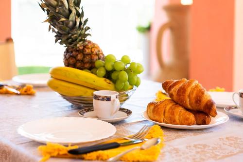Quercianella Relax in Villa with Patio & Garden in Кверчіанела