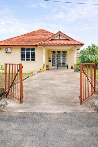 bungalow chelong homestay nearby umt unisza stadium gong badak n airport tggnu – khách sạn tại Tok Jembal / Gong Badak