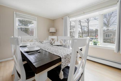 Hidden Gem Lake House 3BR, 2.5BA in 蘭多夫