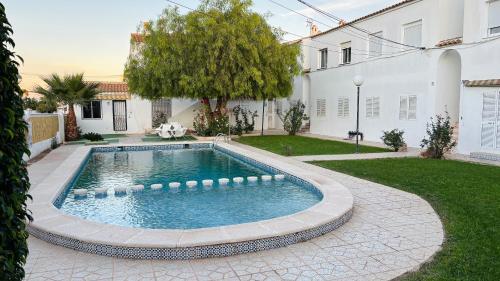 Cozy apartment overlooking Cabo Roig strip