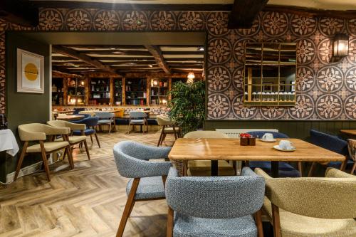 餐廳, The Old Bridge Inn, Holmfirth, West Yorkshire - The Coaching Inn Group in 霍姆弗斯