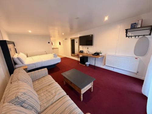 The Waterfront Lodges Room Type - Superior King Room
