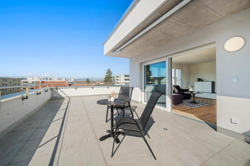 陽台/露台, Appartement Avenches B3-13 Self checkin in 阿旺什