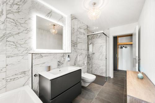 淋浴間, Appartement Avenches B3-13 Self checkin in 阿旺什