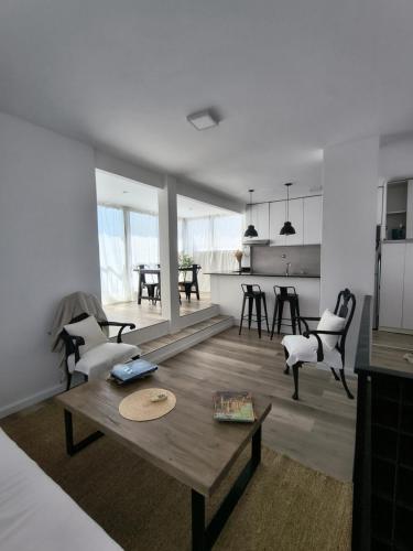 Newly Renovated Duplex in Recoleta for 4