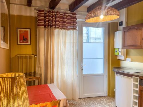 廚房, Studio, centre d'Yzeures sur Creuse à 5km de La Roche Posay (Studio, centre d'Yzeures sur Creuse a 5km de La Roche Posay) in 伊澤爾克勒茲河畔
