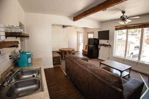Konyha, Shaver Lake Village Hotel in Shaver Lake (CA)