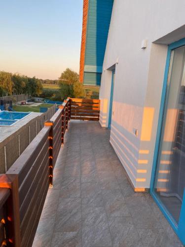 陽台/露台, Pensiunea Raza de Soare in 穆里格凱奧爾