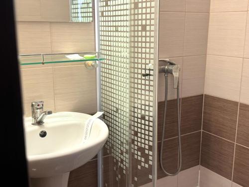 Hotel Azur – Eforie Nord, CA