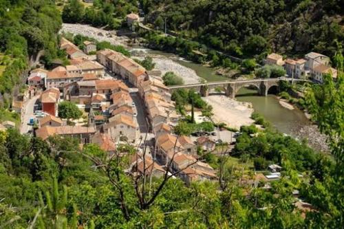 Charmant studio meublé en Ardèche à Pont de Labeaume proche de la rivière (Charmant studio meuble en Ardeche a Pont de Labeaume proche de la riviere) in Pont-de-Labeaume