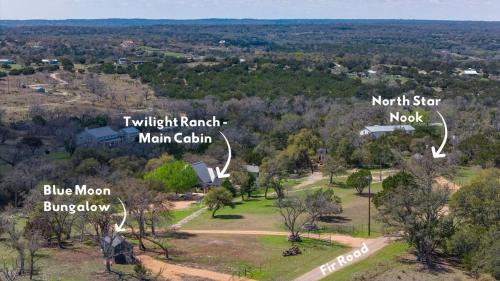 Twilight Ranch - 6 acre ranch w/hot tub and dog friendly! in Luckenbach, USA