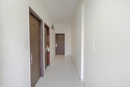 Hotel N D S Comforts – Bangalore, MN