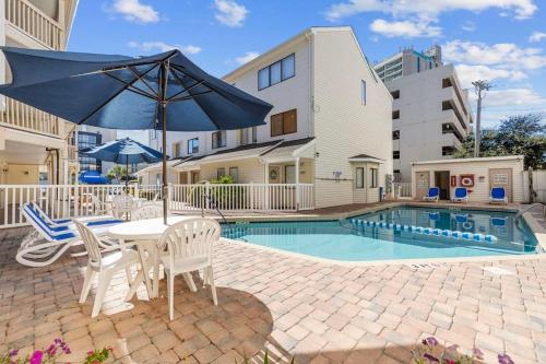 Magic Myrtle, On The Beach, Pet Friendly - Myrtle Beach, SC