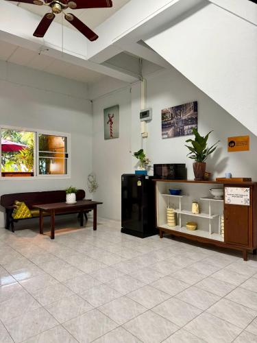Kitchen, Sunrise Guesthouse in Prachuap Khiri Khan