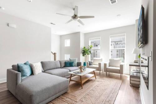 Trendy Park Circle Townhome in Charleston, USA