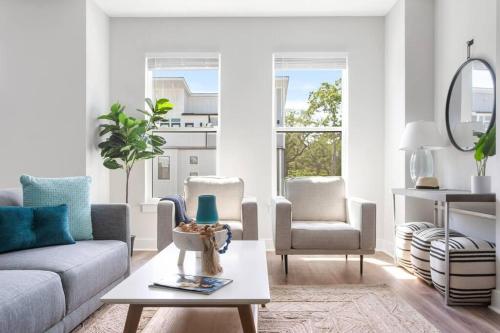 Trendy Park Circle Townhome in Charleston, USA