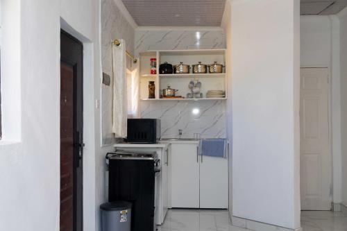 Kitchen, Elclassico Villa in Masvingo