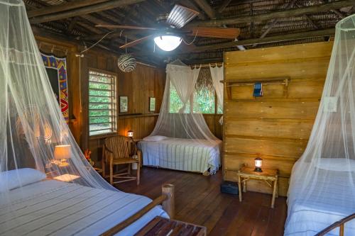Skats, Creekside Oasis in Sanfelipe
