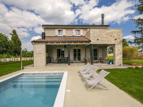  Villa Tena in Šivati