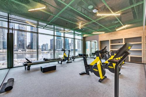48th Floor Luxury 1BR Burj View Business Bay - image 4