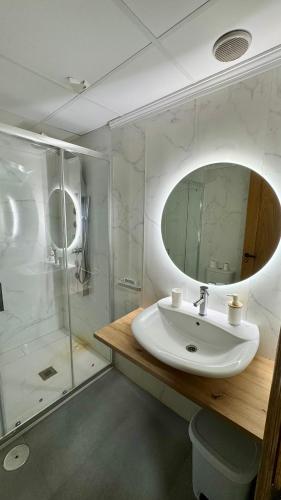Fürdőszoba, Balerma Sea & Design - Dúplex II (Balerma Sea & Design - Duplex II) in Los Baños de Guardias Viejas