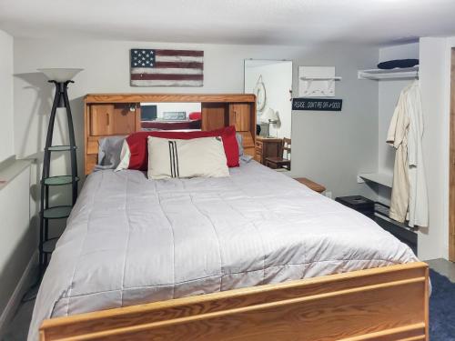My Okoboji Cottage - 1113 Harpen Street, Wahpeton in West Okoboji (IA)
