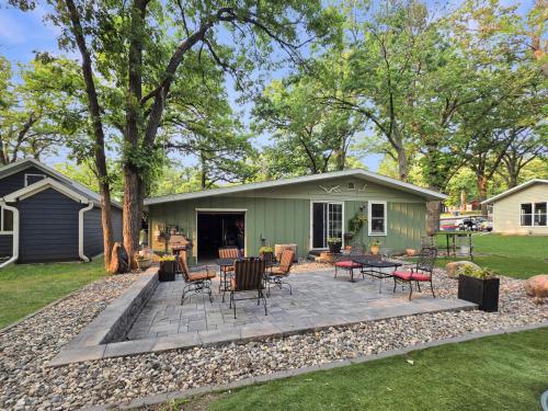 My Okoboji Cottage - 1113 Harpen Street, Wahpeton in West Okoboji (IA)