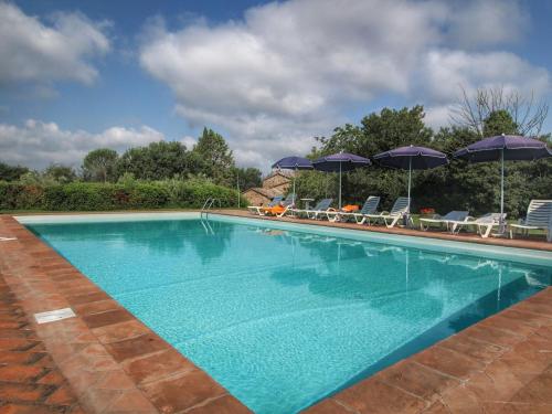 Bazen, Serene Farmhouse in Proceno with Swimming Pool in Proceno