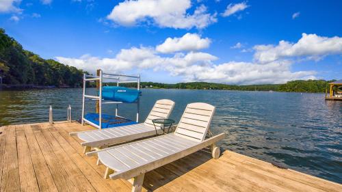 Mi Casa Su Casa by AvantStay Lakefront Escape in Lake Norman of Catawba, USA