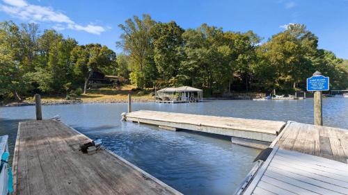 Mi Casa Su Casa by AvantStay Lakefront Escape in Lake Norman of Catawba, USA