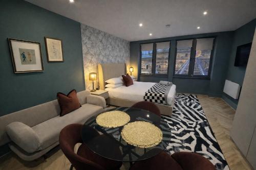 Stylish Boutique 1BD Apartment on The Headrow LS1