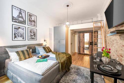 The Koburger II - Stylish studio with extra high bed for kids, 45m2 space, Ideal for families with kids or couples, Berlin (zdjęcie 2)