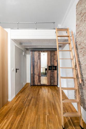 The Koburger II - Stylish studio with extra high bed for kids, 45m2 space, Ideal for families with kids or couples, Berlin (zdjęcie 9)