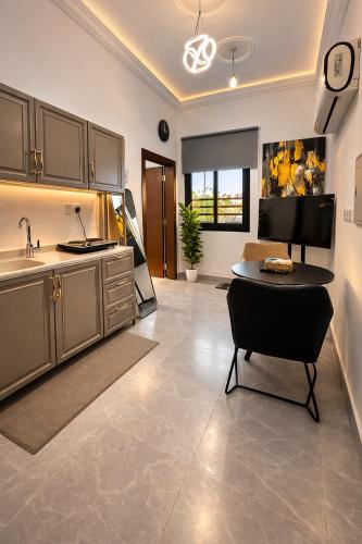 ALFA-HOUSE Studio VIP, Gedda