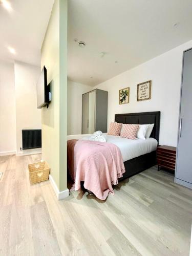 Modern 1-Bed in Victorian Building, Bury in Bury