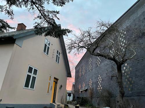 Breidablik town-house in 希勒勒