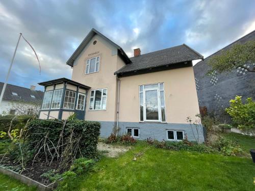 Breidablik town-house in 希勒勒