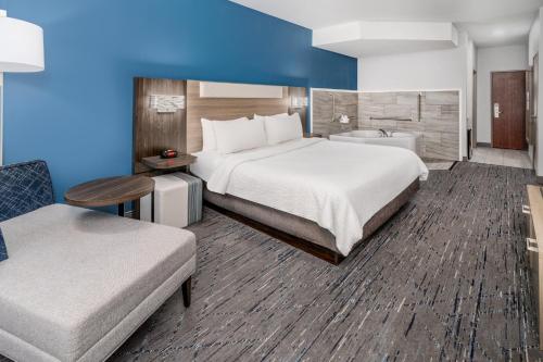 Holiday Inn Express Hotel & Suites Loveland By IHG in Loveland