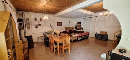 Iekārtas, Krania House #Petrilo #Argithea #Agrafa in Lampero