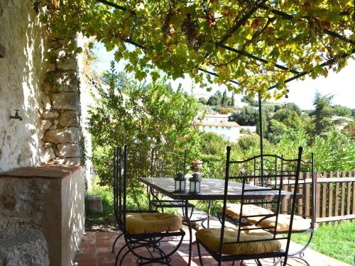 Létesítmények, Maison Castely - Authentique demeure provençale avec superbe vue et jardin (Maison Castely - Authentique demeure provencale avec superbe vue et jardin) in Andon (Provence-Alpes-Cote d'Azur)