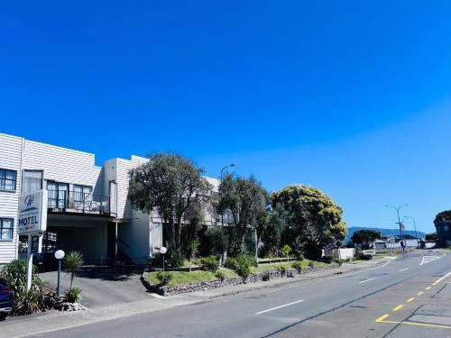 Exterior view, Wrights by the Sea Motel in Paraparaumu