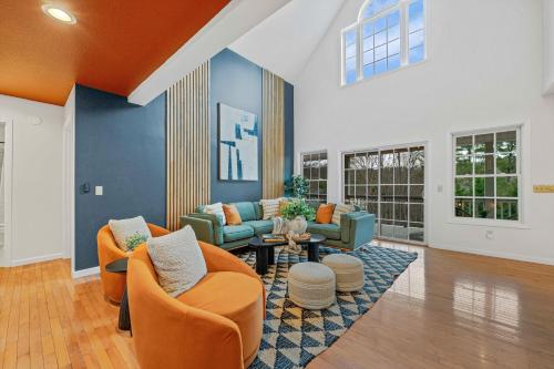 Newly Renovated Luxe Home near Asheville | Pool, Hot Tub, Theater & Games! in Marion (NC)