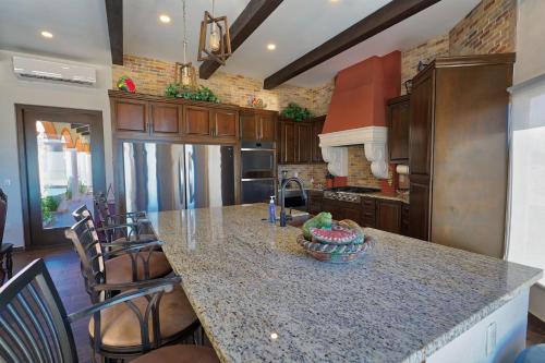 Seaside Hacienda 6 Bedrooms - image 4