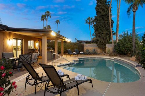 Desert Nights Retreat Pool & Firepit – khách sạn tại Bắc Scottsdale